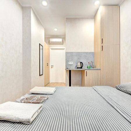 1 Room Apartment Near National Circus Kiev Bagian luar foto