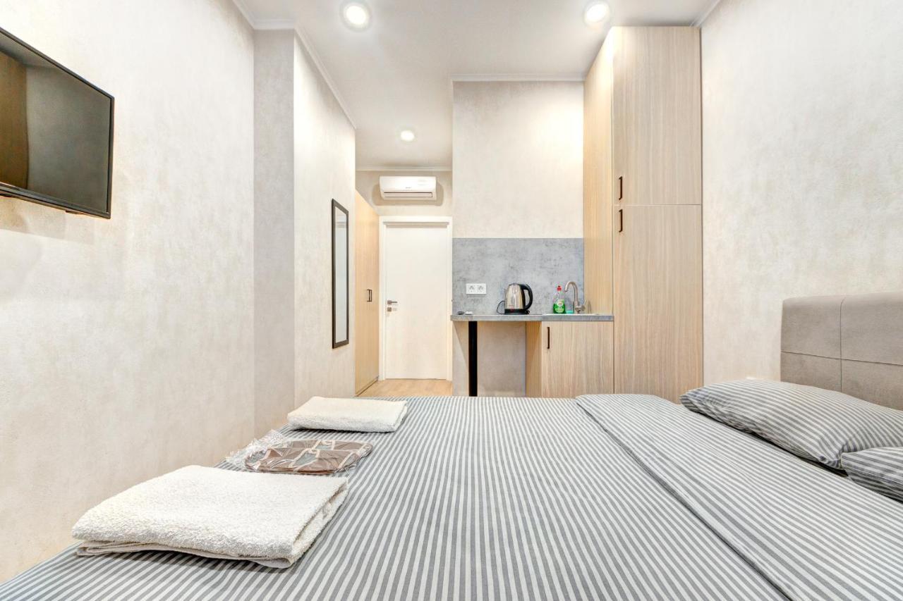 1 Room Apartment Near National Circus Kiev Bagian luar foto